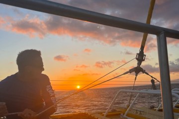 manu kai catamaran waikiki sunset booze